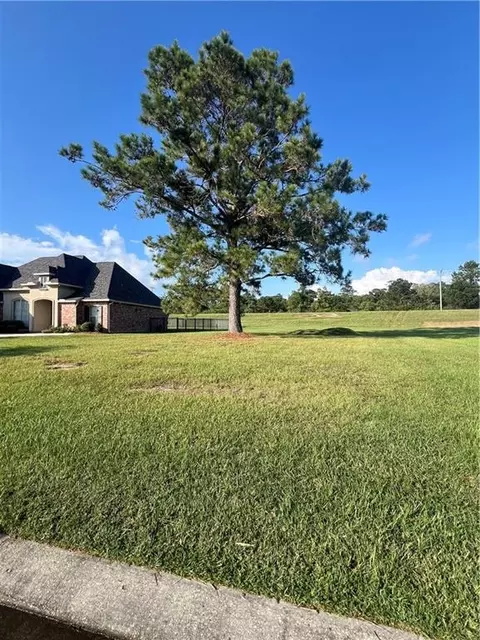 317 Cypress Lakes Dr, Slidell, LA 70458