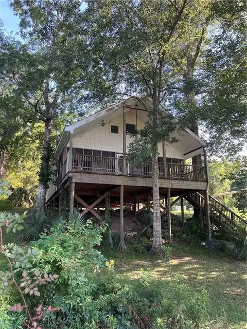 21270 Diversion Canal Rd, Saint Amant, LA 70774