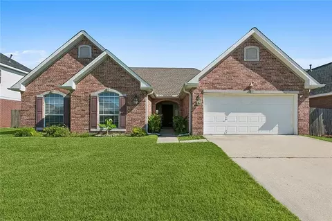 2568 Sandpiper Cir, Marrero, LA 70072