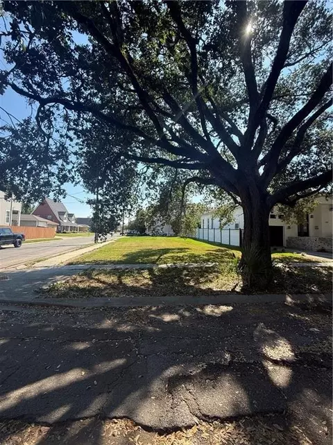 6621 Bellaire Dr, New Orleans, LA 70124