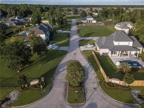 4480 Pierres Ct, Marrero, LA 70072