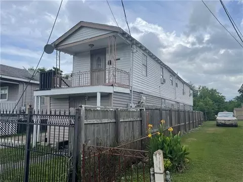 2621 Louisa St, New Orleans, LA 70117