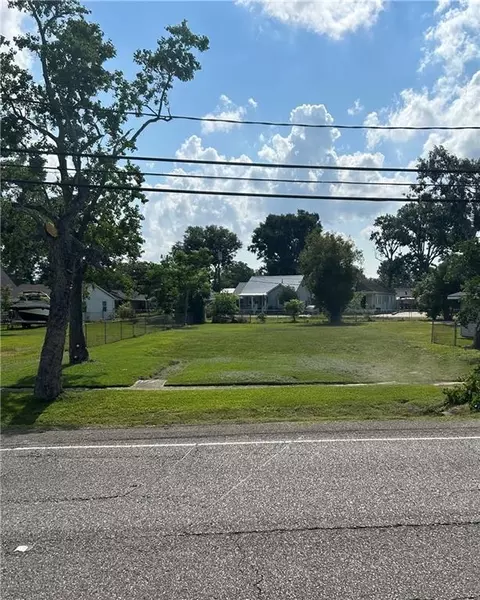8425 Jefferson Hwy, Harahan, LA 70123