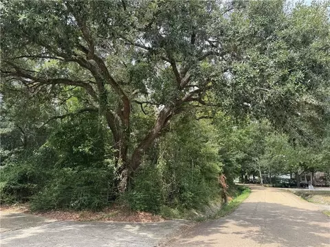1747 Joan Dr, Slidell, LA 70458