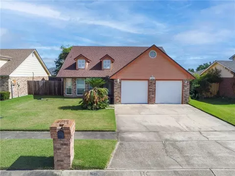 715 Lasalle Dr, Laplace, LA 70068