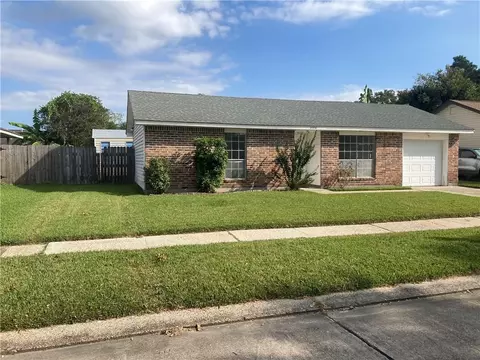 2724 Collette Dr, Marrero, LA 70072