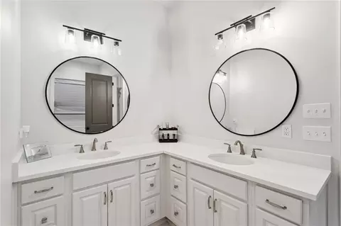 Bath - 19364 9th Ave, Covington, LA 70433 photo 1 of 3
