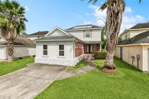 13700 N Cavelier Dr, New Orleans, LA 70129