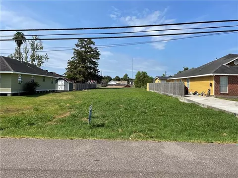 3275 Behrman Hwy, New Orleans, LA 70114