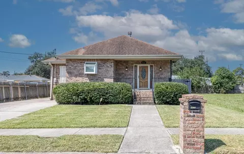 4616 Rosemont Pl, New Orleans, LA 70126