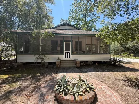 1930 Montgomery St, Mandeville, LA 70448