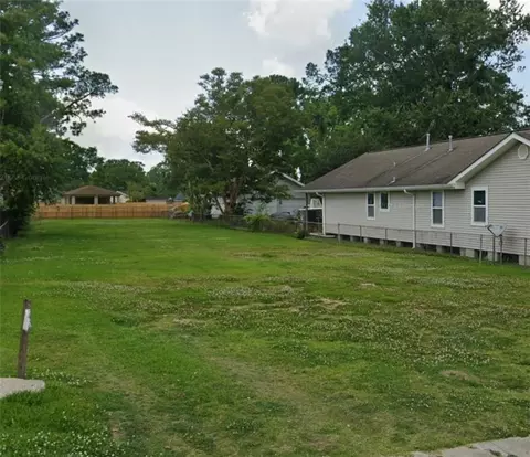 328 Halsey Dr, Harahan, LA 70123