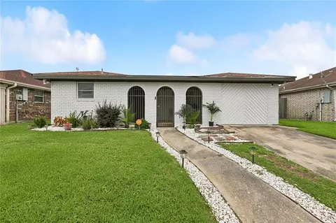 5221 Norgate Dr, New Orleans, LA 70127