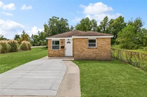 490 Ocean Ave, Gretna, LA 70053