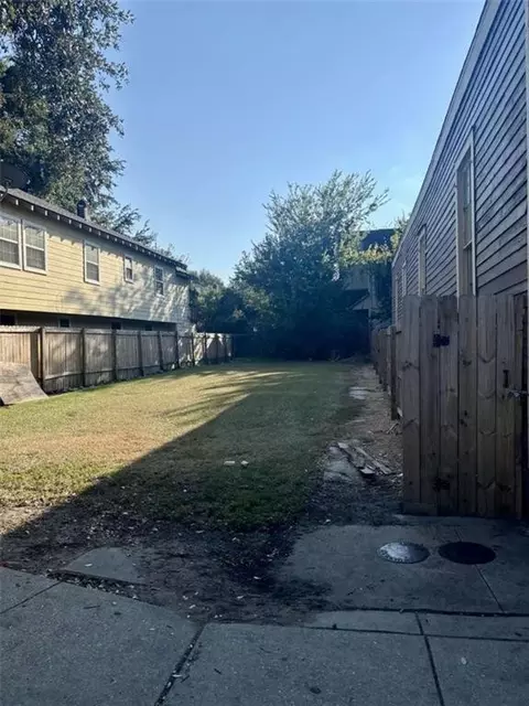 2620 Jackson Ave, New Orleans, LA 70113