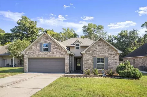 1394 Rue Riviere Dr, Port Allen, LA 70767