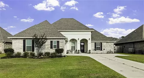 44194 Shadowpoint Dr, Hammond, LA 70403
