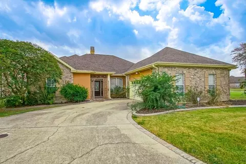111 E Greenbrier Dr, New Orleans, LA 70128