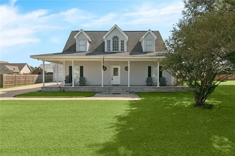 146 Bayou Estates Dr, Des Allemands, LA 70030