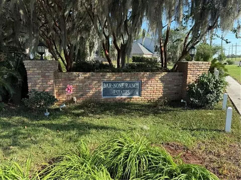 11 Sombrero Ln, Saint Rose, LA 70087