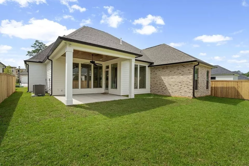 Exterior - 4221 Cypress Point Dr, Covington, LA 70433 photo 2 of 3