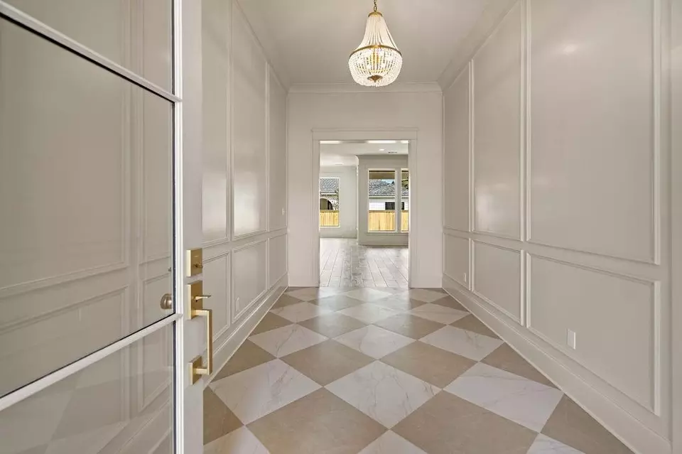 Entry Way - 4221 Cypress Point Dr, Covington, LA 70433 photo 1 of 4