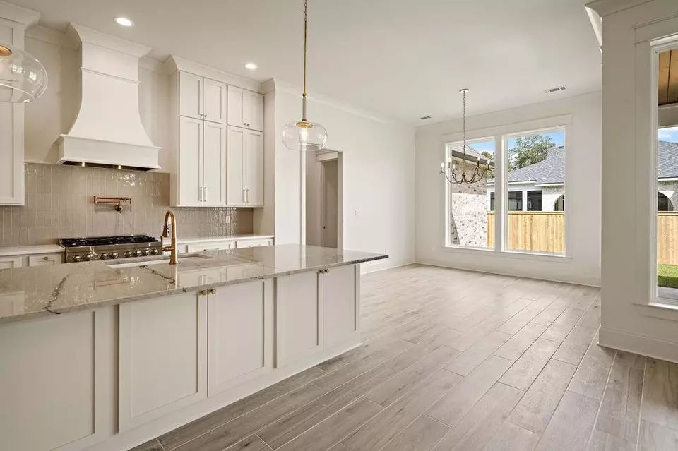 Kitchen - 4221 Cypress Point Dr, Covington, LA 70433 photo 4 of 5