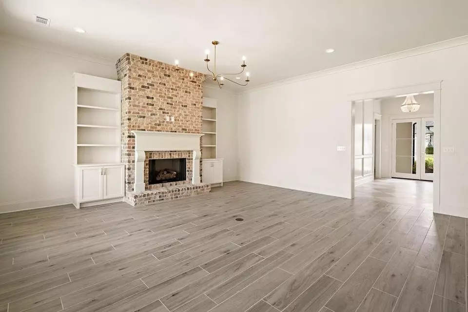 Living - 4221 Cypress Point Dr, Covington, LA 70433 photo 1 of 5