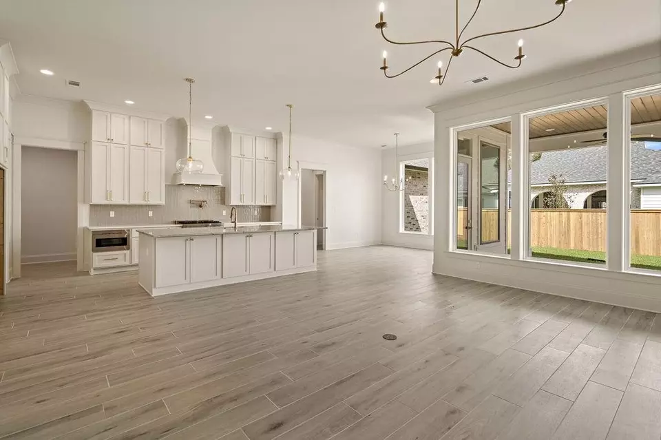 Living - 4221 Cypress Point Dr, Covington, LA 70433 photo 4 of 5