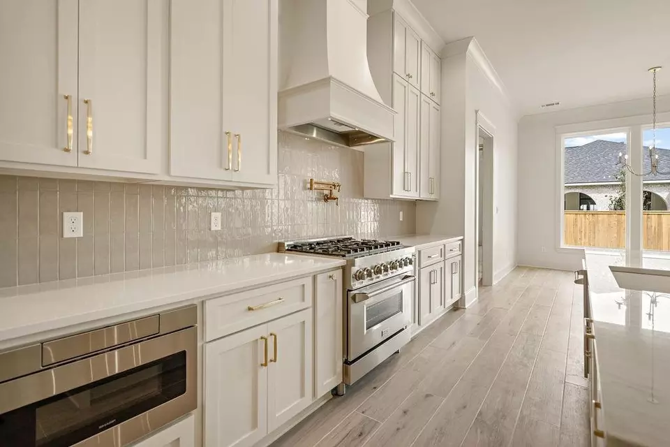 Kitchen - 4221 Cypress Point Dr, Covington, LA 70433 photo 3 of 5