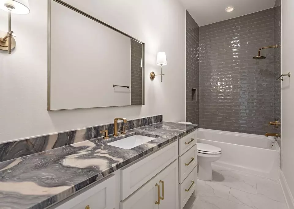 Bath - 4221 Cypress Point Dr, Covington, LA 70433 photo 4 of 4