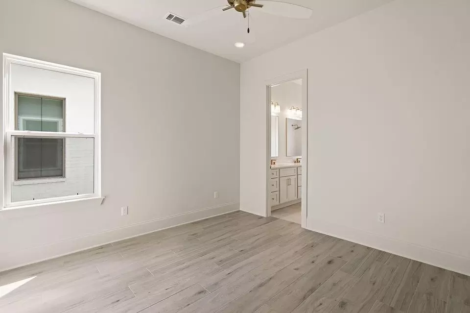 Bedroom - 4221 Cypress Point Dr, Covington, LA 70433 photo 2 of 4