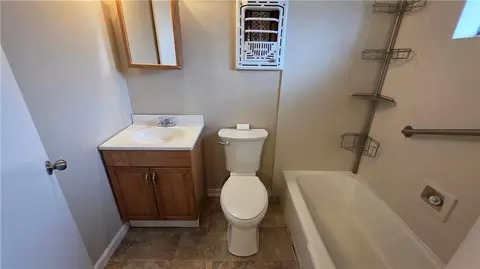 Bath - 110 Lambda St, Belle Chasse, LA 70037 photo 2 of 3