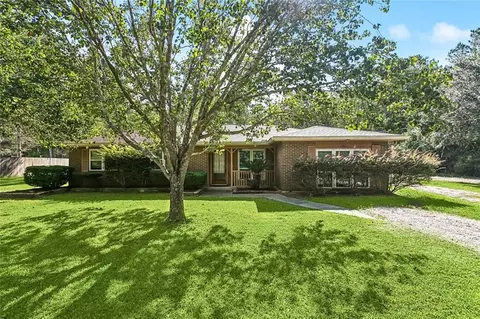 62686 N Ponchartrain Dr, Lacombe, LA 70445