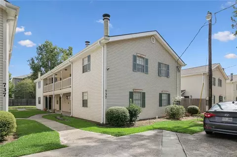 737 Heavens Dr #7, Mandeville, LA 70471