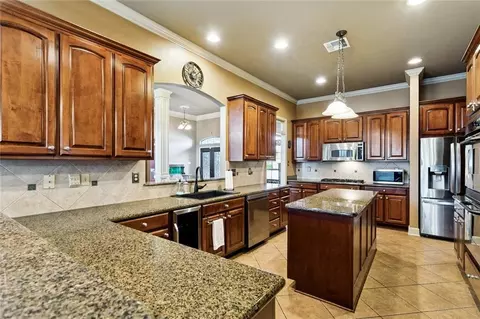Kitchen - 250 E Augusta Ln, Slidell, LA 70458 photo 2 of 3