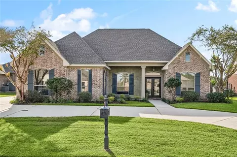 Exterior - 250 E Augusta Ln, Slidell, LA 70458 photo 3 of 11