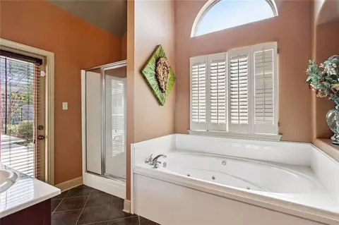 Bath - 250 E Augusta Ln, Slidell, LA 70458 photo 2 of 4