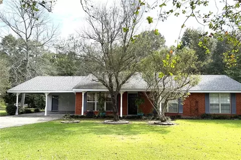 1606 Meadowlea St, Bogalusa, LA 70427