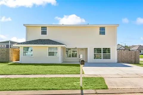 300 Chinchilla Dr, Arabi, LA 70032