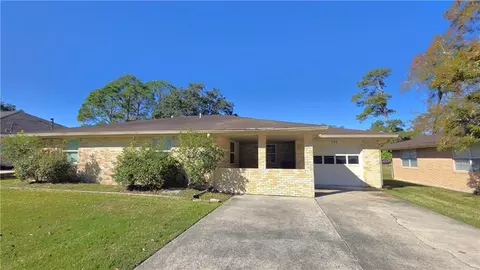 134 Hunt St, Belle Chasse, LA 70037