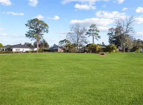 507 Julia St, Hahnville, LA 70057