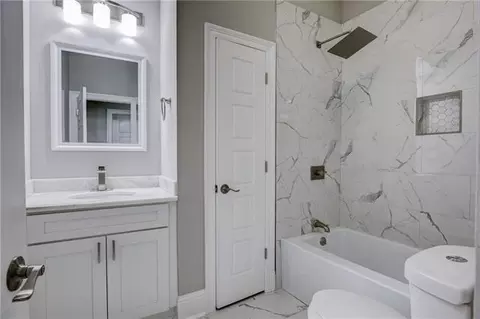 Bath - 185 Villere Dr, Destrehan, LA 70047 photo 1 of 5