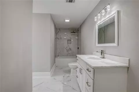 Bath - 185 Villere Dr, Destrehan, LA 70047 photo 4 of 5