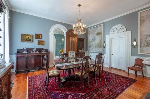 Dining - 307 Oak St, Natchez, MS 39120 photo 2 of 4