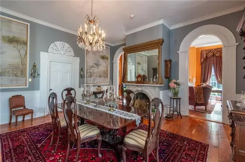 Dining - 307 Oak St, Natchez, MS 39120 photo 3 of 4