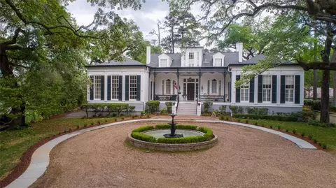 307 Oak St, Natchez, MS 39120