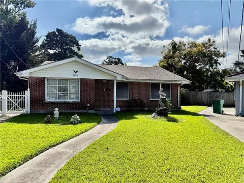 16 Donald Ct, Metairie, LA 70003