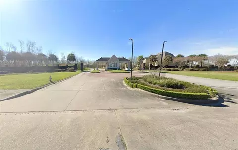 151 Horseshoe Bnd, New Orleans, LA 70128