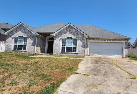 5042 W Saint Andrews Cir, New Orleans, LA 70128